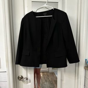 Women’s suit